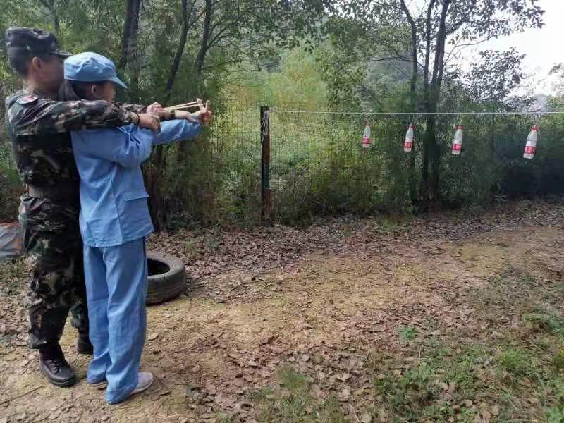 湖南岳阳：红色营地奋勇争先