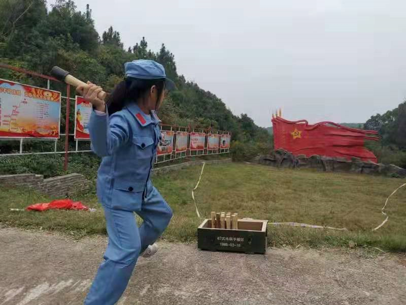 湖南岳阳：红色营地奋勇争先