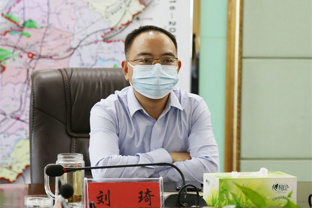 市长电视会1.jpg 市长电视会1.jpg