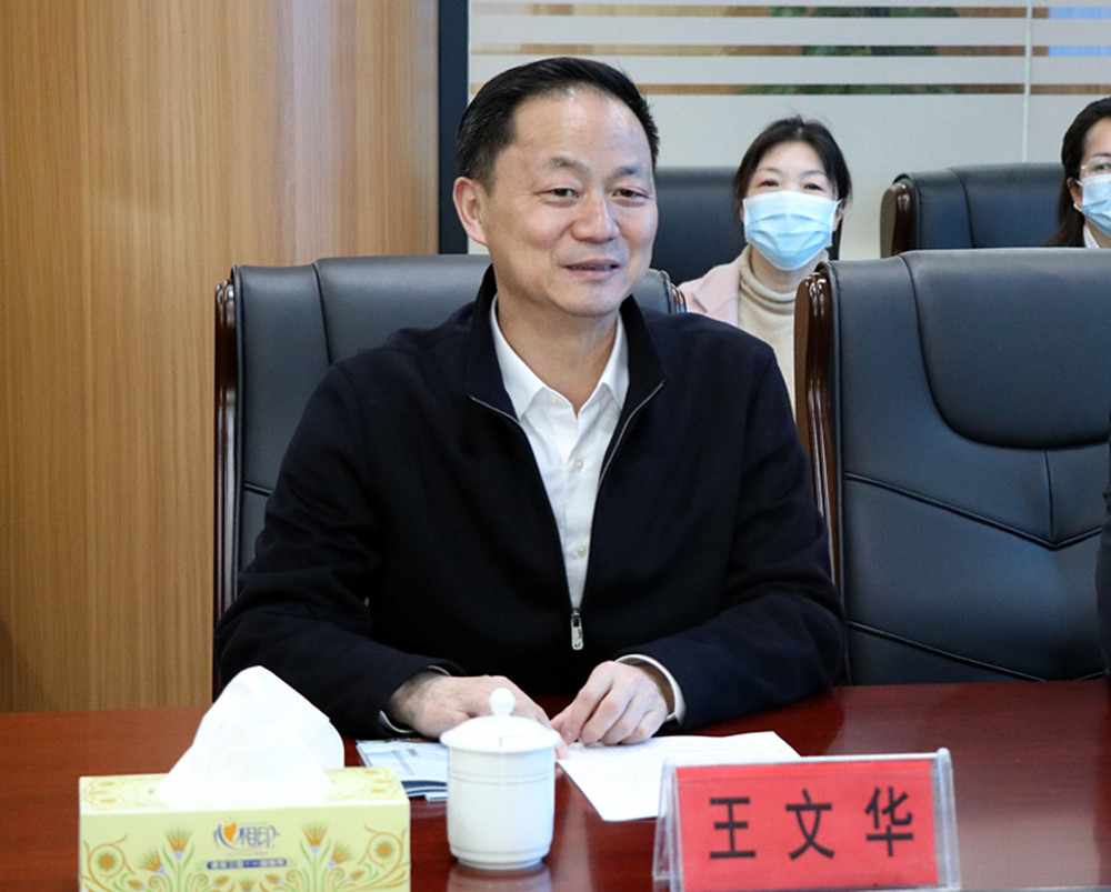 省人社厅调研市人社局王文华陪同1_副本.jpg