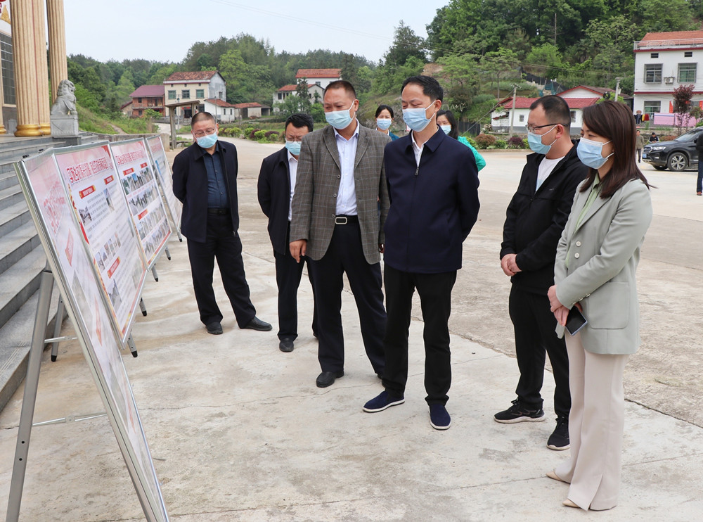 书记忠防调研1.jpg 书记忠防调研1.jpg