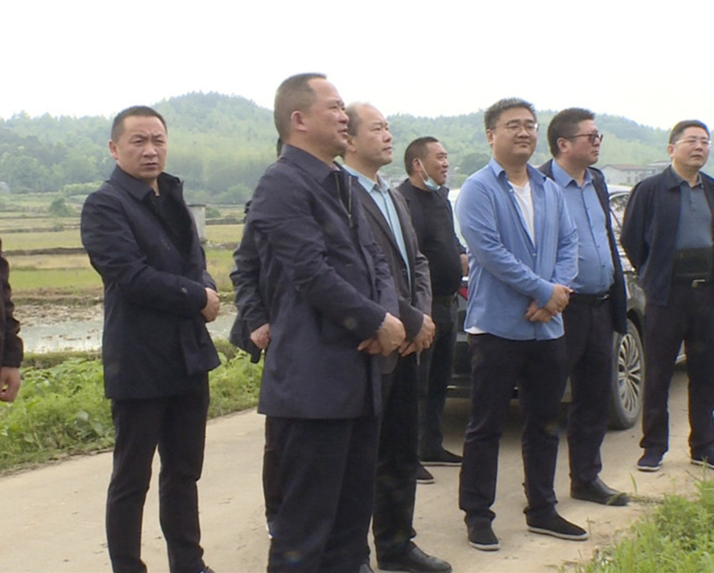 易兴建黄盖湖_副本_副本.jpg 易兴建黄盖湖_副本_副本.jpg