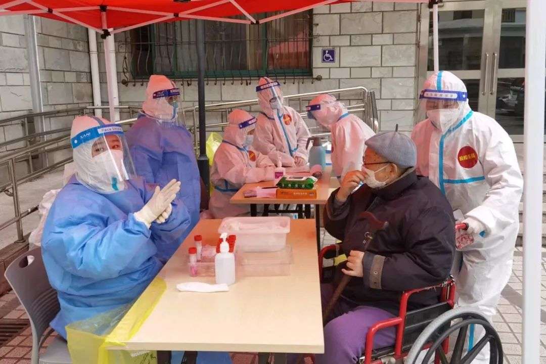 他们用劳模精神闪耀“疫”线 C:Users10520AppDataLocalTempWeChat Files89d44cd4a722e18d94cb1c2df57f0bba_.jpg