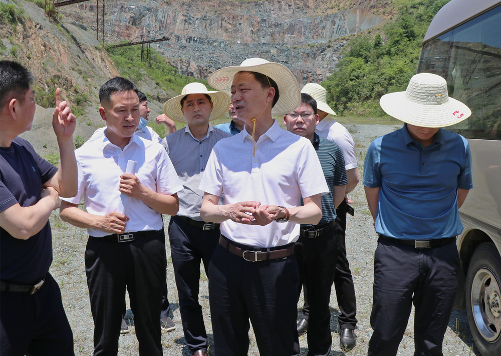书记矿山1.jpg