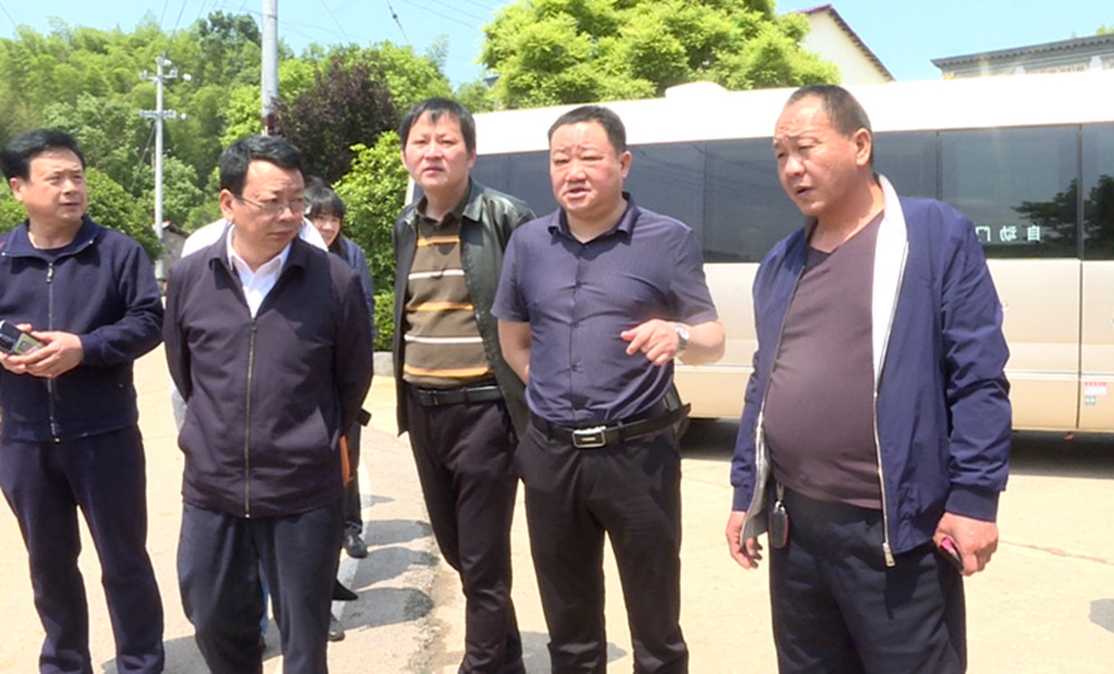 吴天星002_副本.jpg 吴天星002_副本.jpg