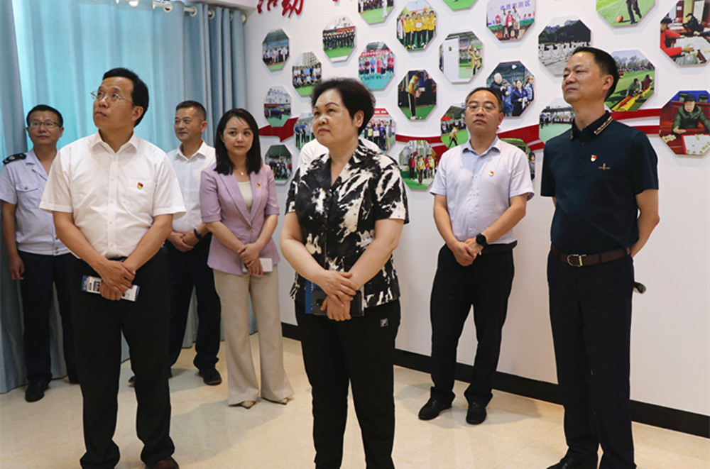 6.8王文华、刘琦省委组织部老干部来临调研(1)_副本.jpg 6.8王文华、刘琦省委组织部老干部来临调研(1)_副本.jpg