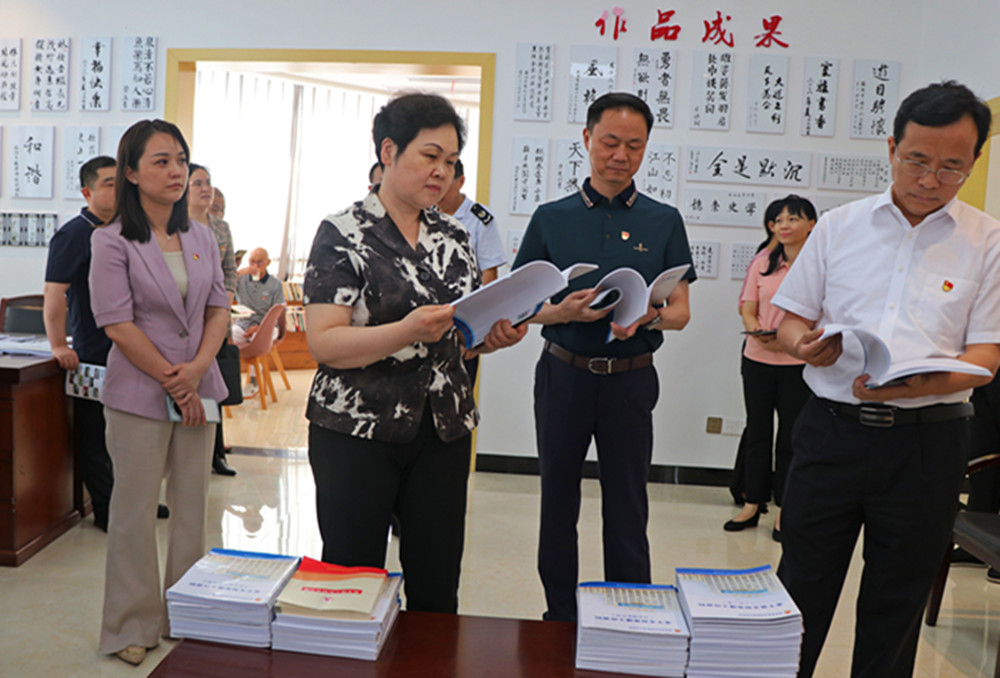 6.8王文华、刘琦省委组织部老干部来临调研(2)_副本.jpg 6.8王文华、刘琦省委组织部老干部来临调研(2)_副本.jpg