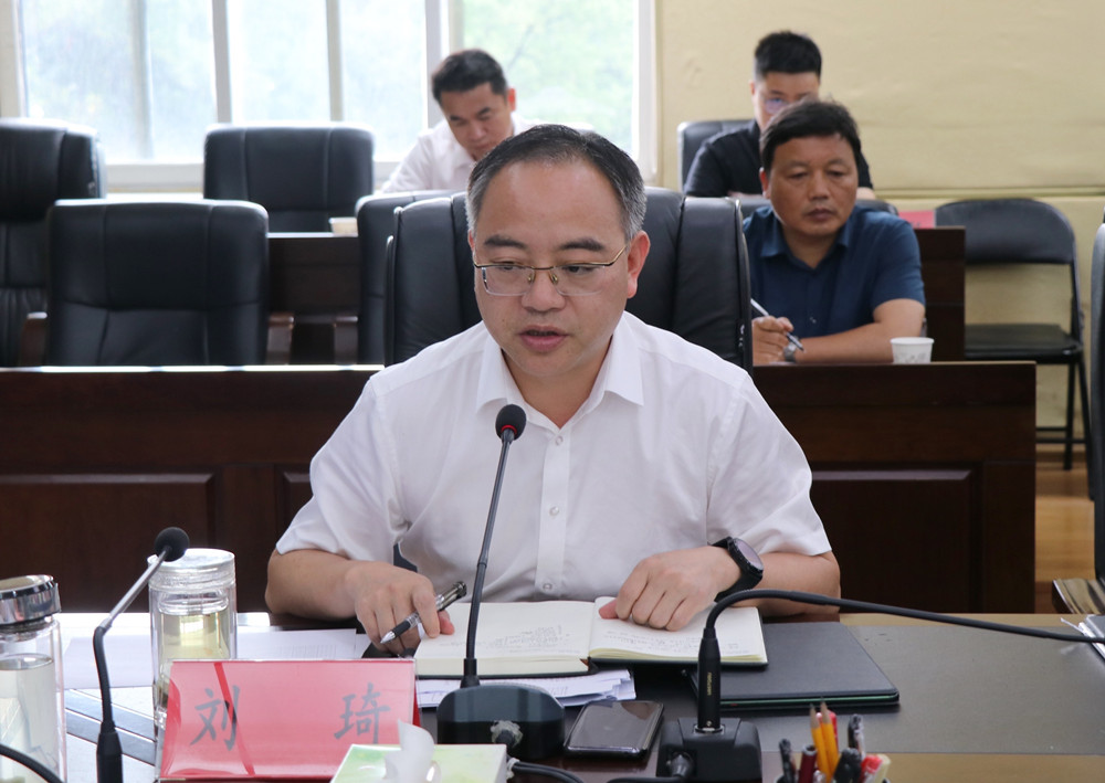 王文华2.jpg 王文华2.jpg