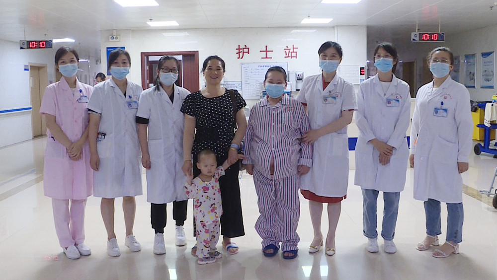 三胞胎002_副本.jpg 三胞胎002_副本.jpg