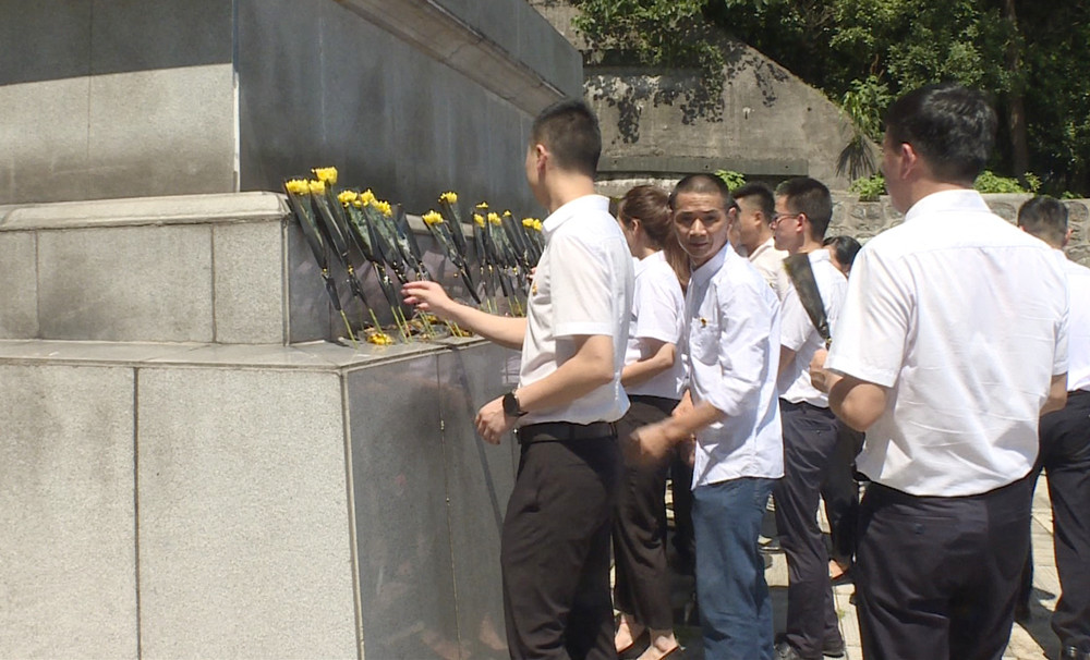 组织部006_副本1.jpg 组织部006_副本1.jpg