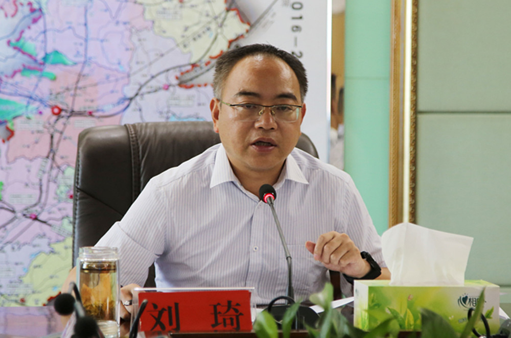 0725刘琦市长办公会(2)_副本.jpg