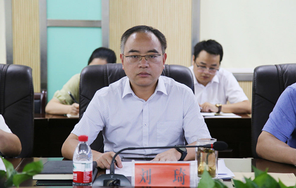 0803刘琦创建示范县汇报会(2)_副本.jpg 0803刘琦创建示范县汇报会(2)_副本.jpg