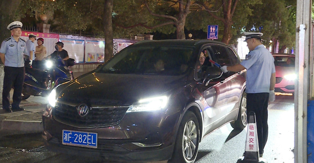 公安夜间执法行动004_副本1.jpg