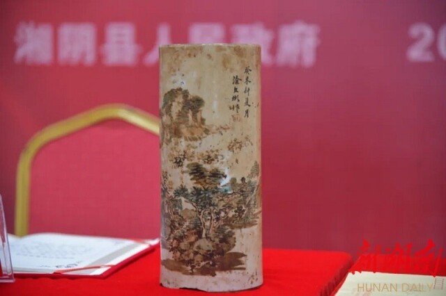 这座村庄，因一个人“抬棺西征”，已是千般风情……