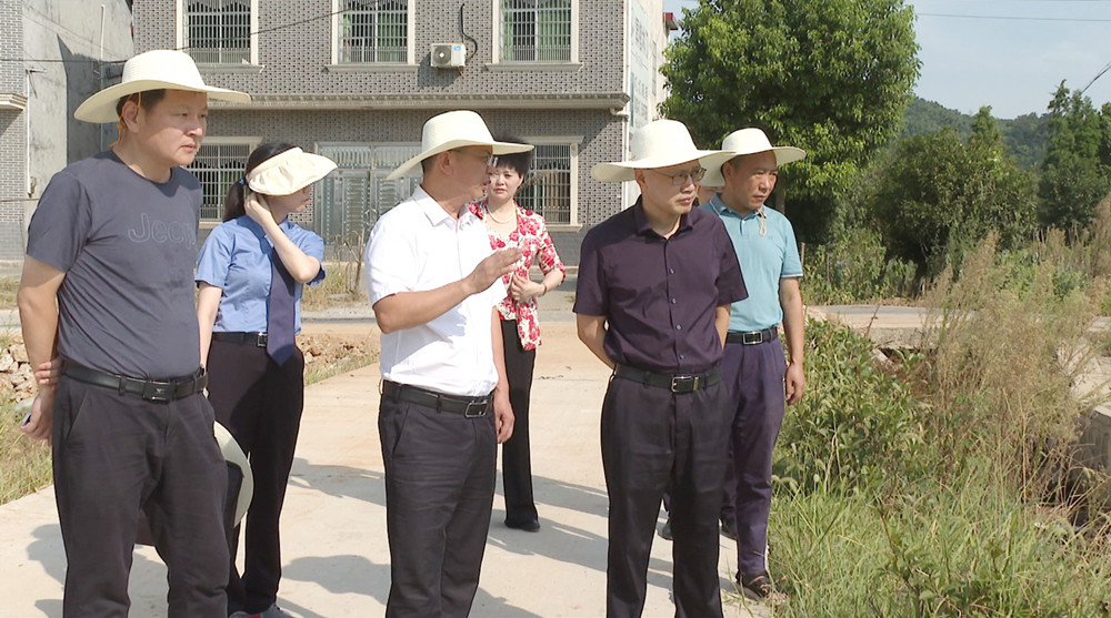 李其报五里006_副本.jpg 李其报五里006_副本.jpg