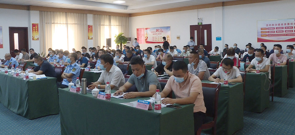 岳阳市露天矿山005_副本1.jpg 岳阳市露天矿山005_副本1.jpg