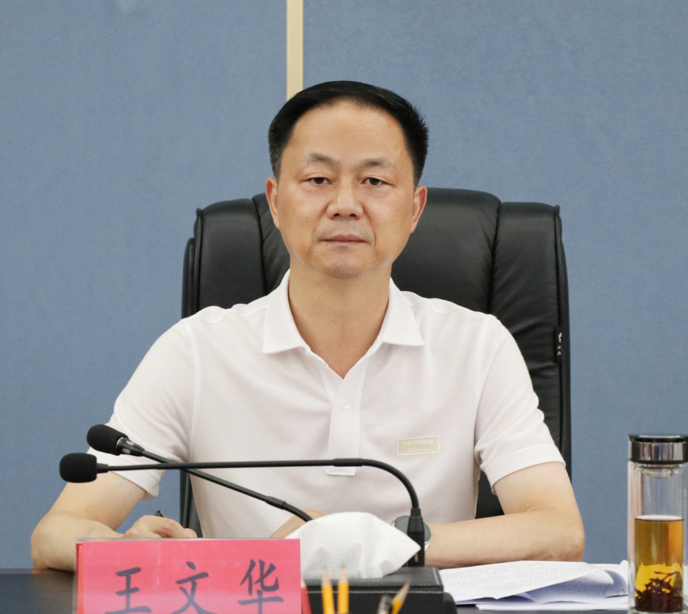 书记企业2.jpg 书记企业2.jpg