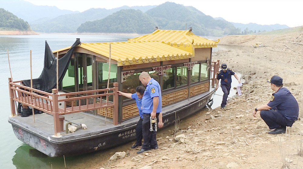 姚铁军查处船舶001.jpg 姚铁军查处船舶001.jpg