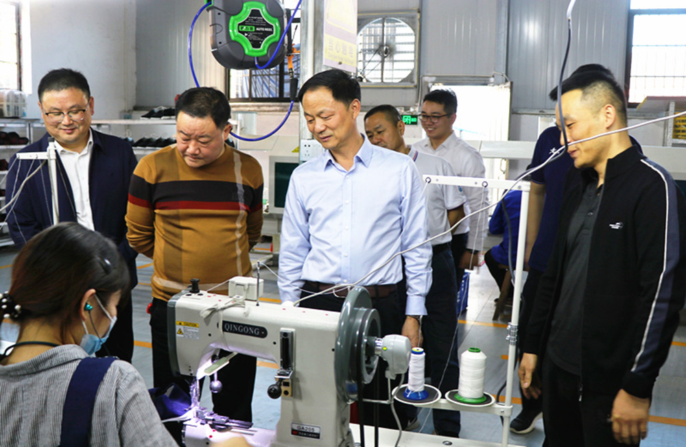 1103王文华调研聂市(3)_副本.jpg 1103王文华调研聂市(3)_副本.jpg