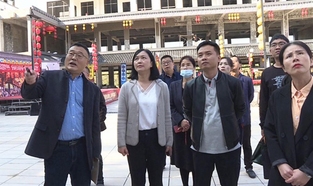 1108罗筱波调研茶马013_副本.jpg