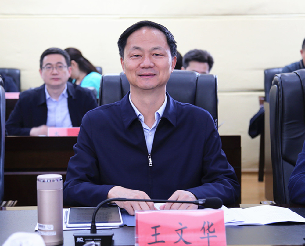1109刘琦省人大调研(4)_副本.jpg