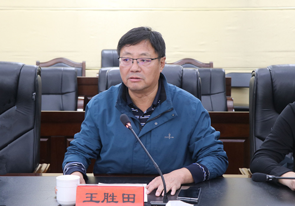 1114王文华与客商洽谈(1)_副本.jpg 1114王文华与客商洽谈(1)_副本.jpg