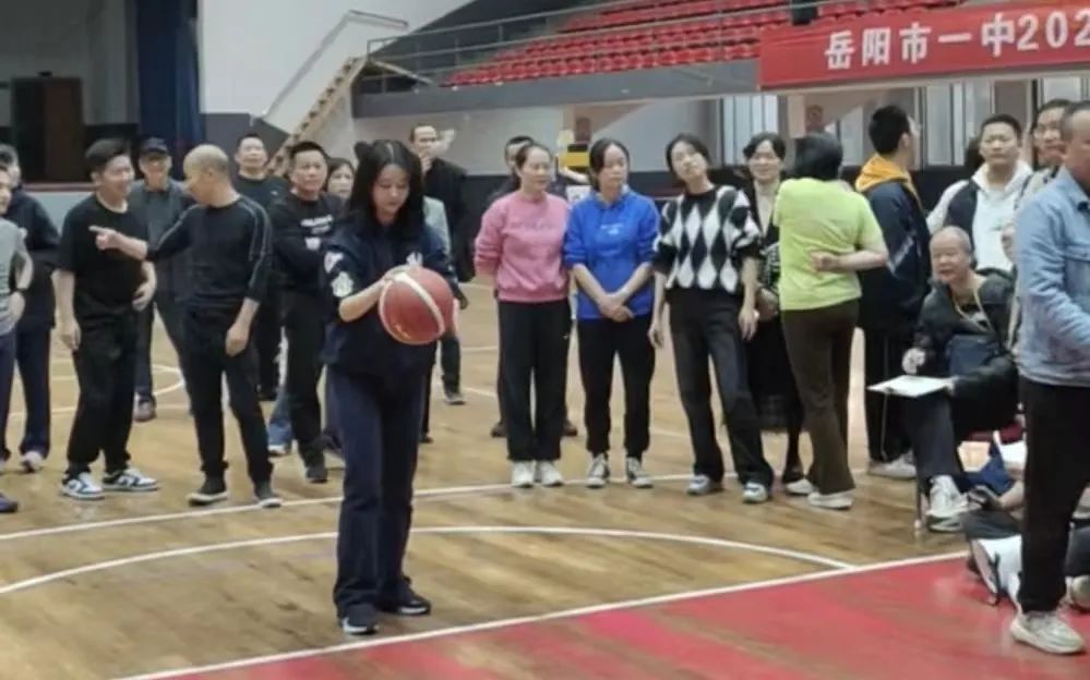 1c215bb0244b7051a8ab0175a35e65b.jpg 图片