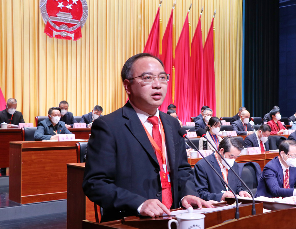 人大第一次全会1.jpg