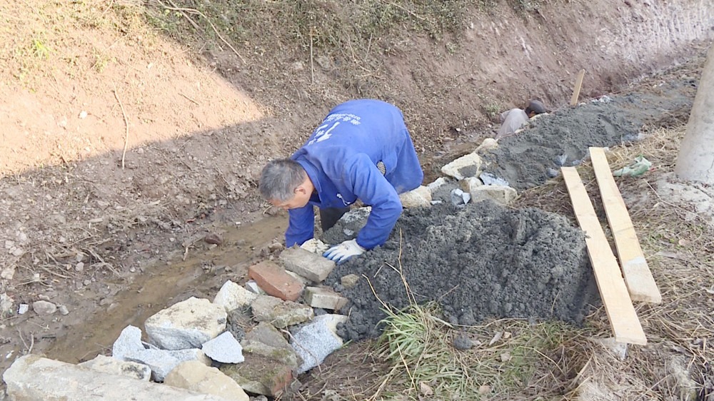 白羊田冬修水利005.jpg