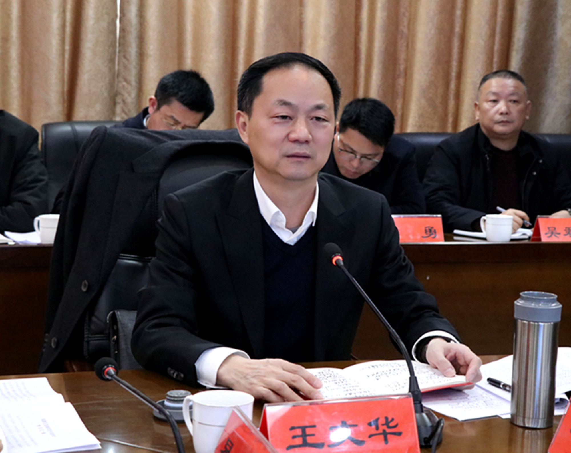 1.30书记市长 常委会成员调研高新区(8)_副本.jpg