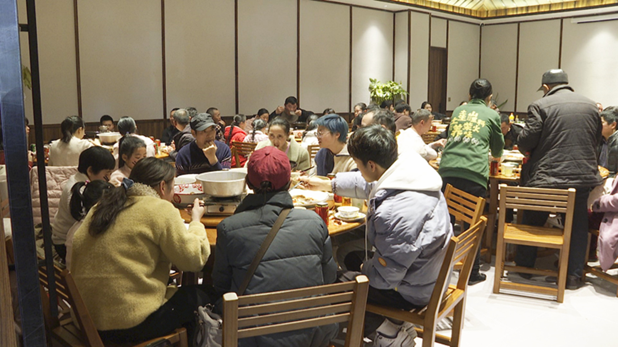 2.1新年消费市场稳定001_副本.jpg