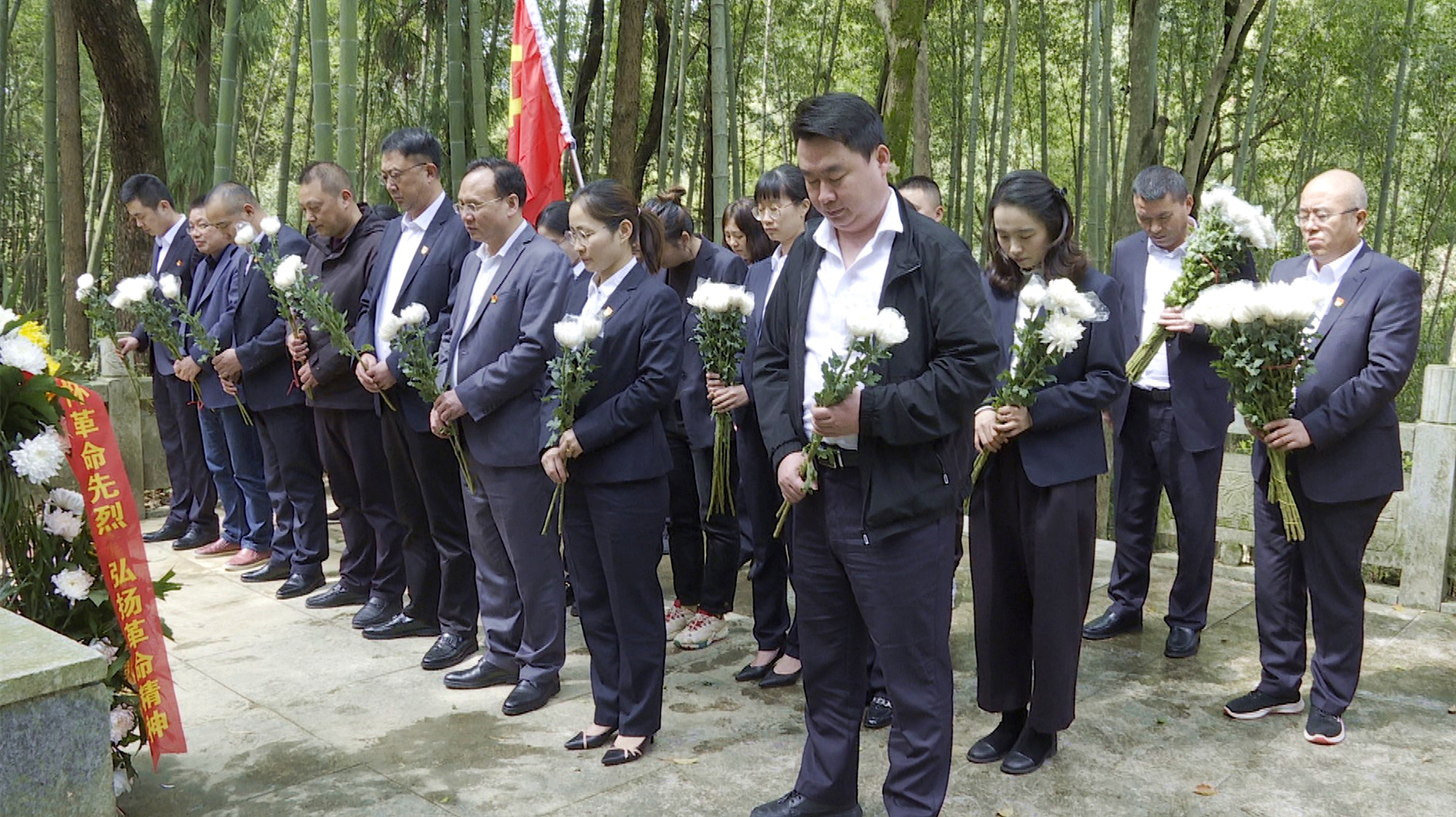 总工会清明活动002_副本.jpg 总工会清明活动002_副本.jpg