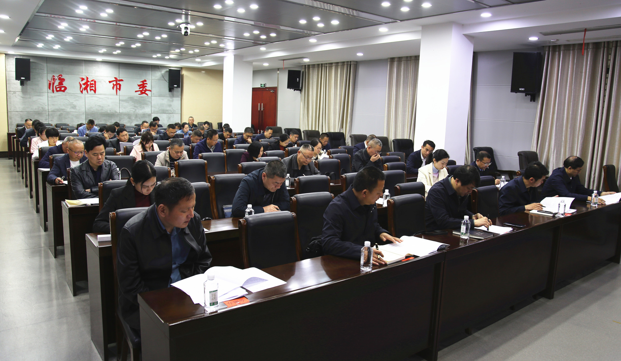 市长经济增长主动仗3_副本.jpg