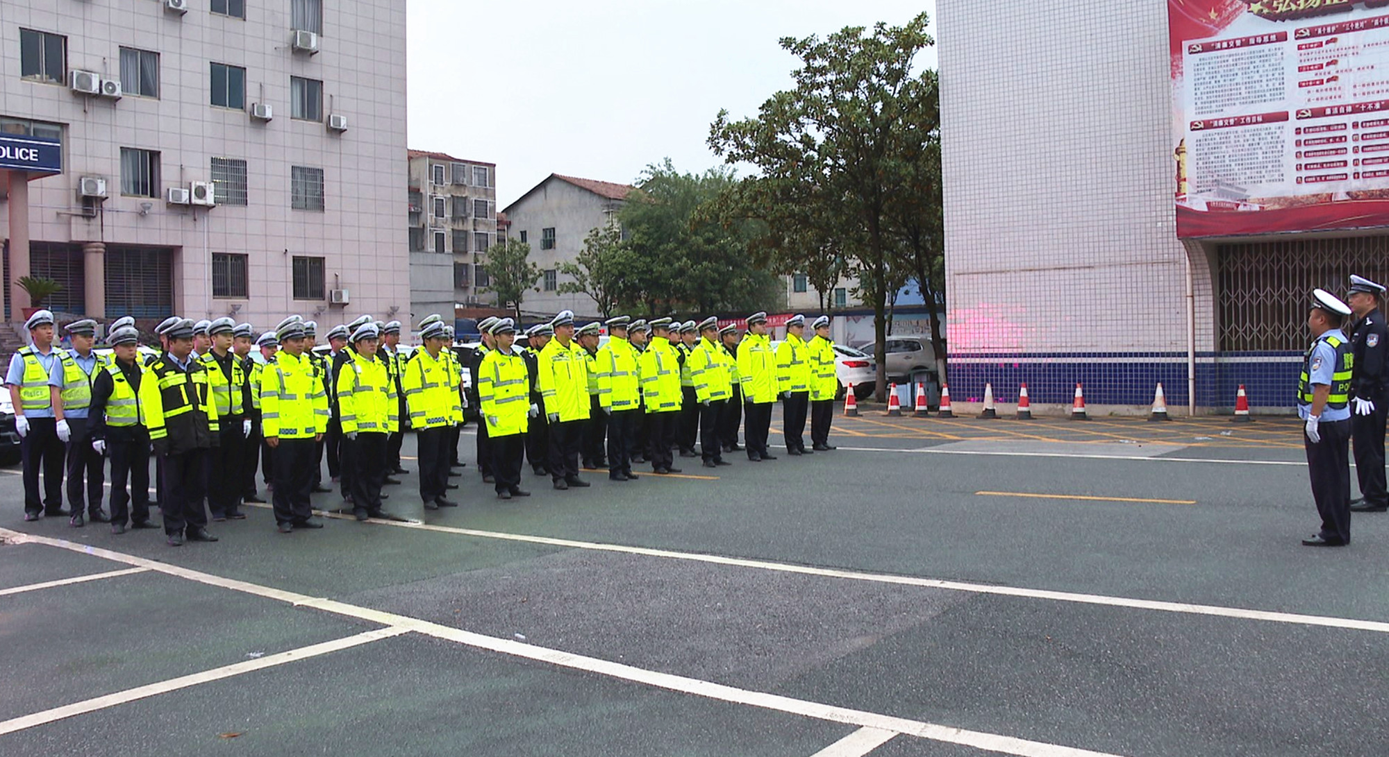 0502交警004_副本.jpg