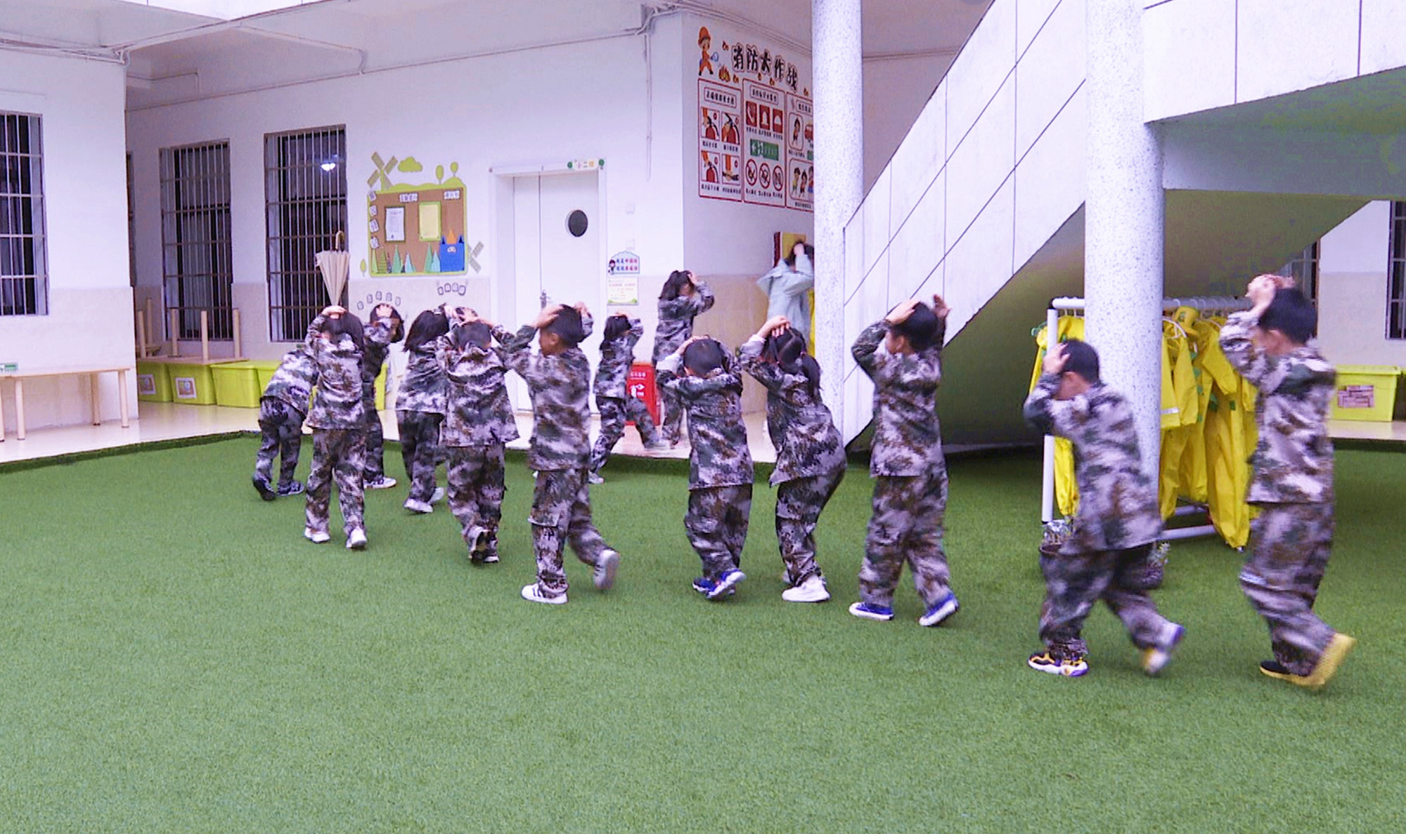 机关幼儿园防汛演练013_副本.jpg