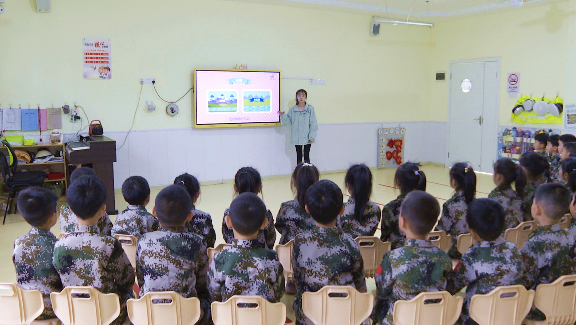 机关幼儿园防汛演练008_副本.jpg