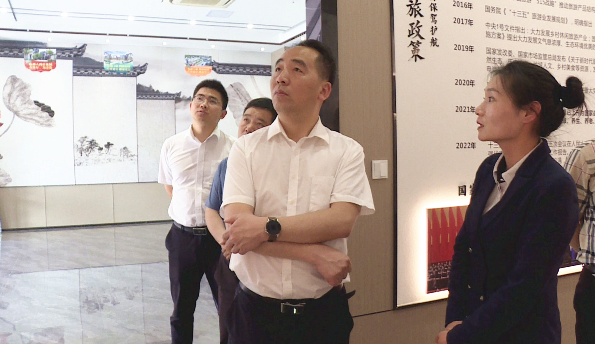 刘立红云湖_副本.jpg 刘立红云湖_副本.jpg