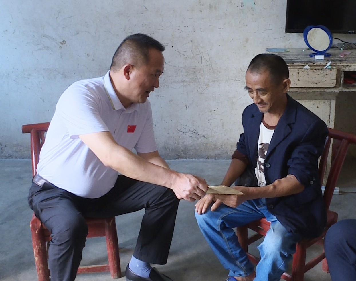 易兴建007_副本.jpg 易兴建007_副本.jpg