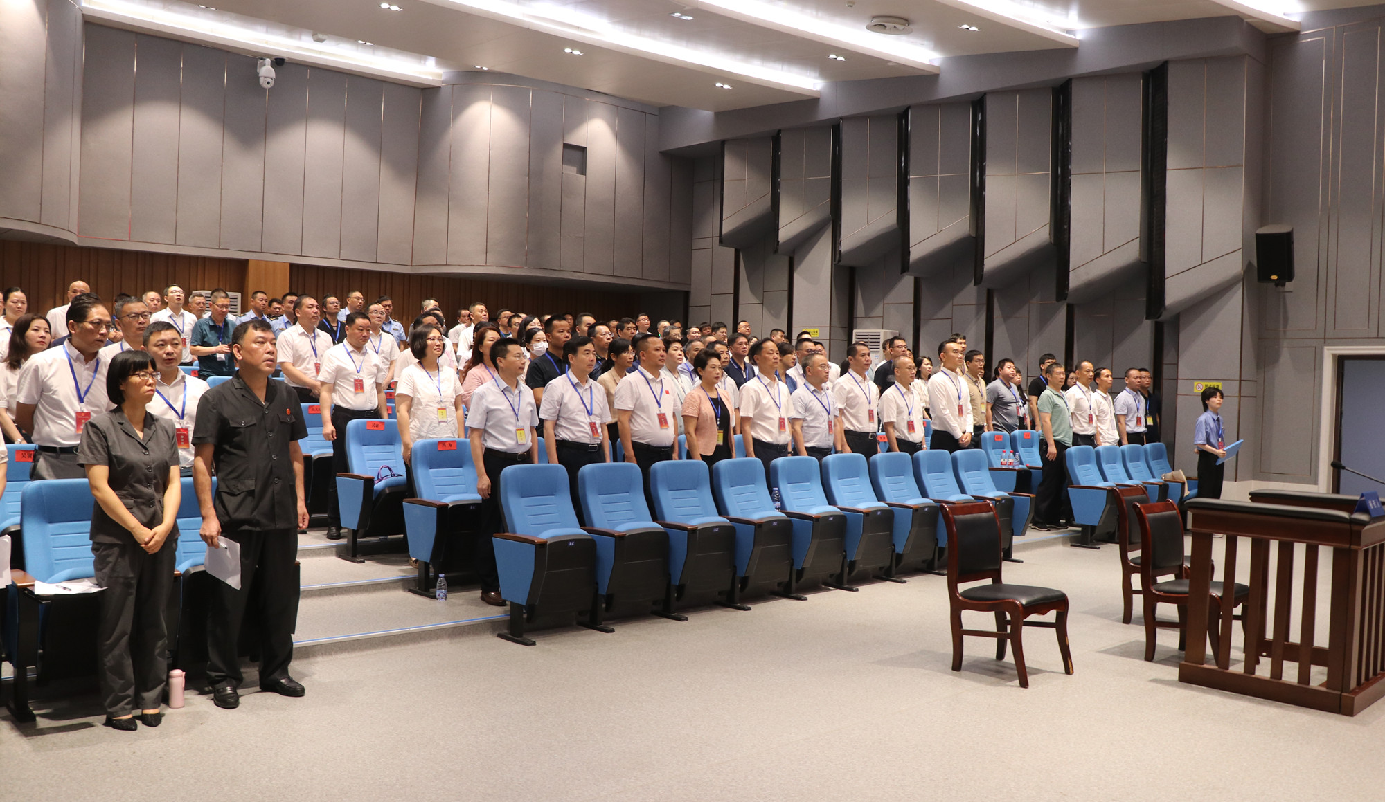 书记市长法院活动2_副本.jpg 书记市长法院活动2_副本.jpg