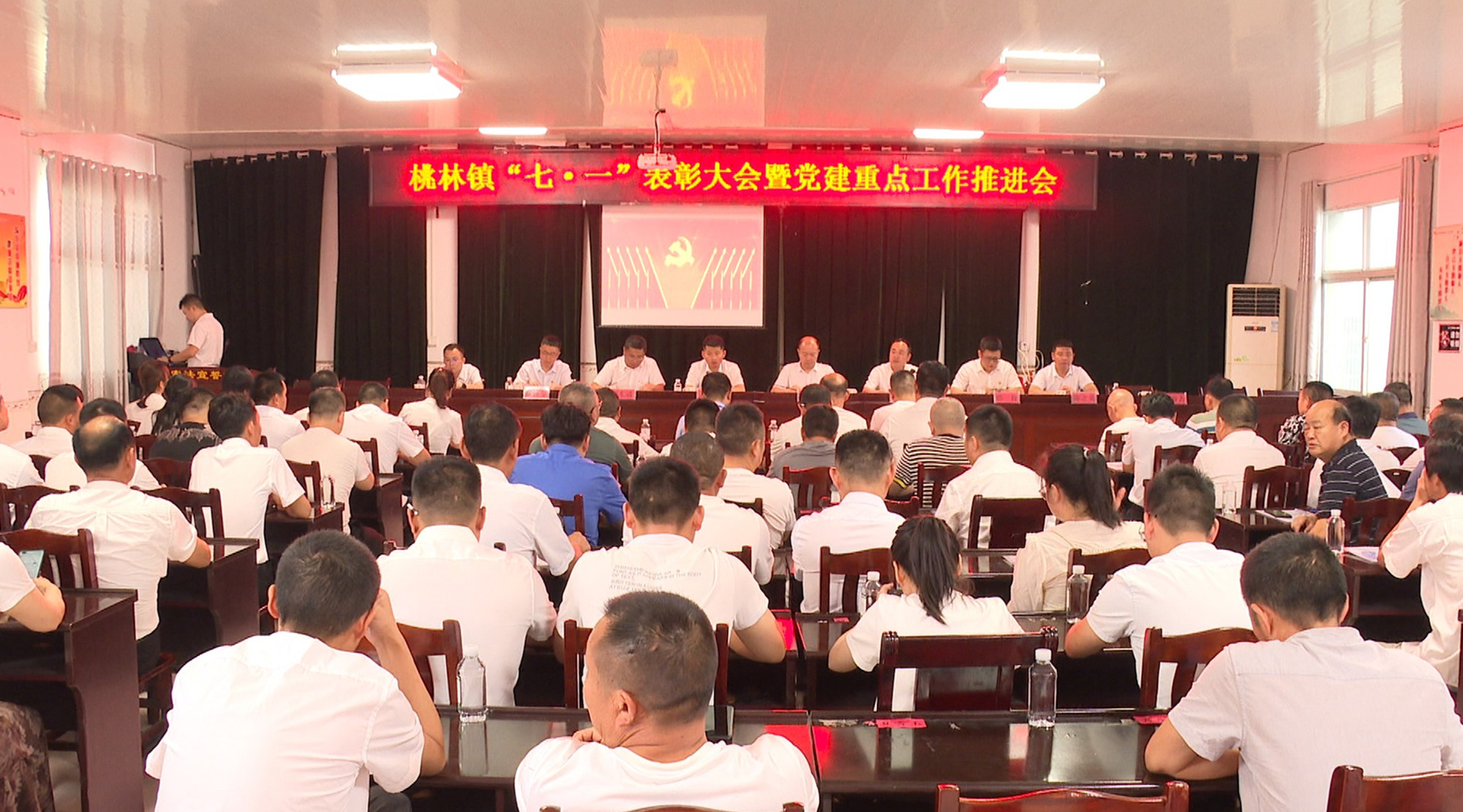 桃林003_副本.jpg 桃林003_副本.jpg