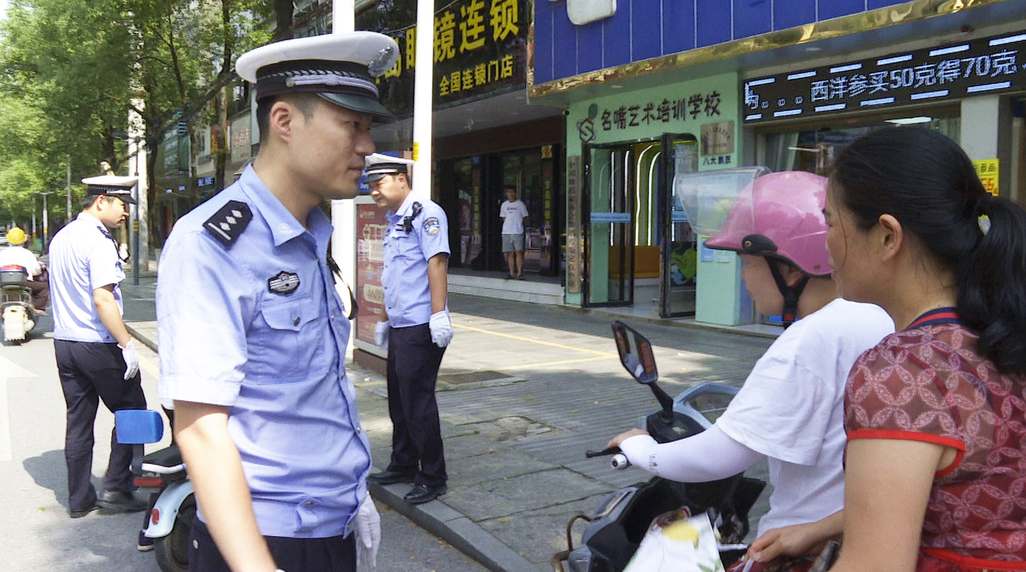 戴帽行动7_副本.jpg 戴帽行动7_副本.jpg