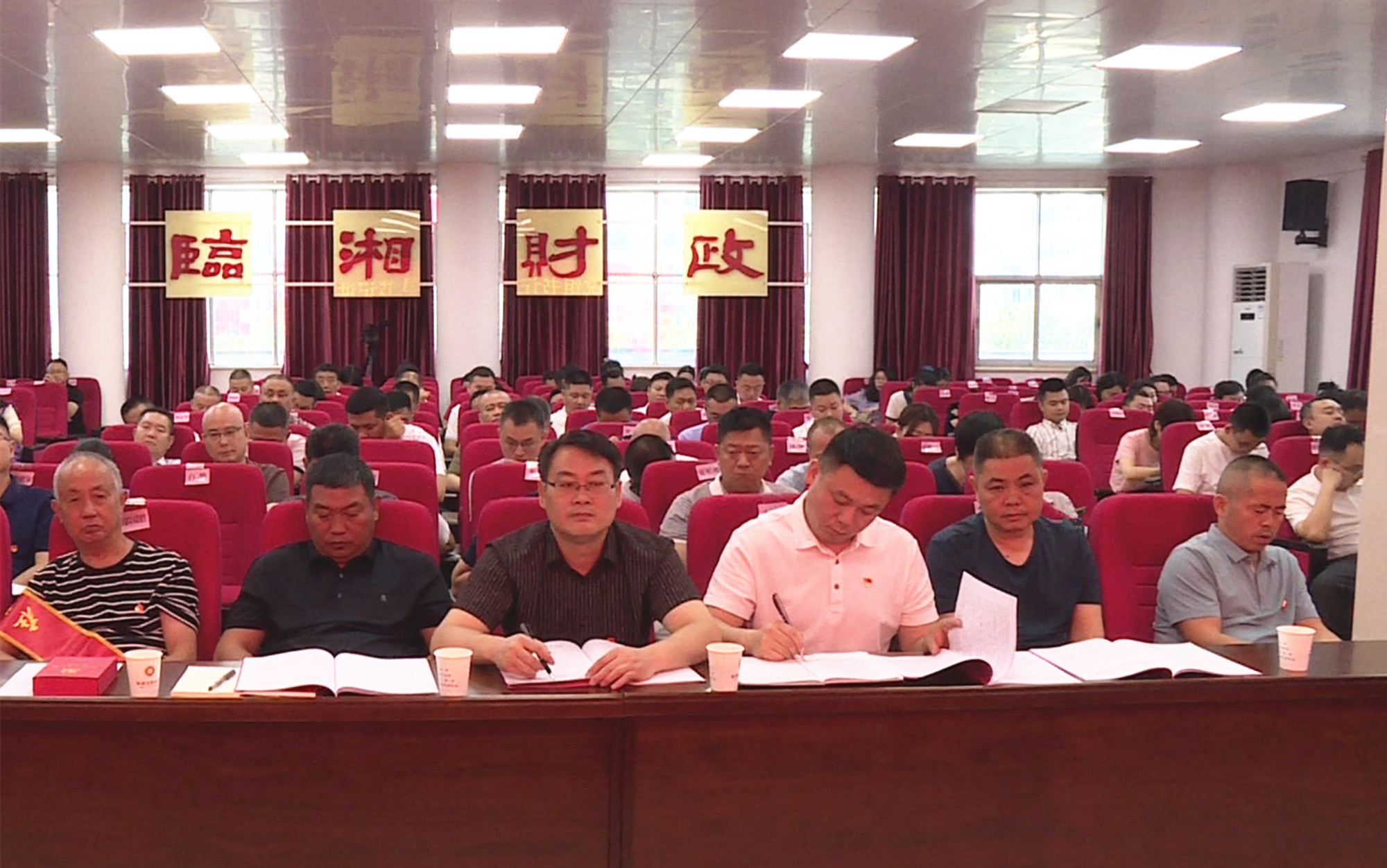 财政局010_副本.jpg 财政局010_副本.jpg