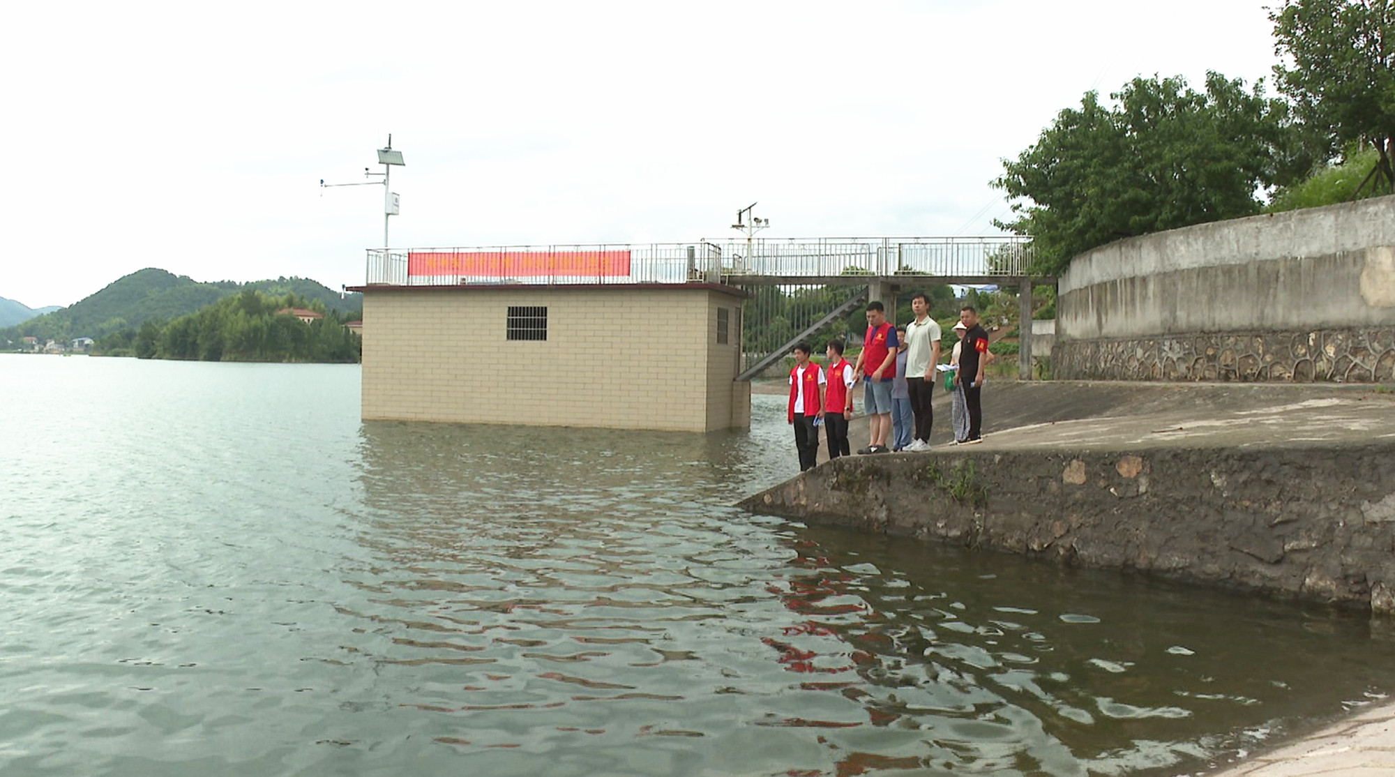 忠防防溺水008_副本2.jpg 忠防防溺水008_副本2.jpg