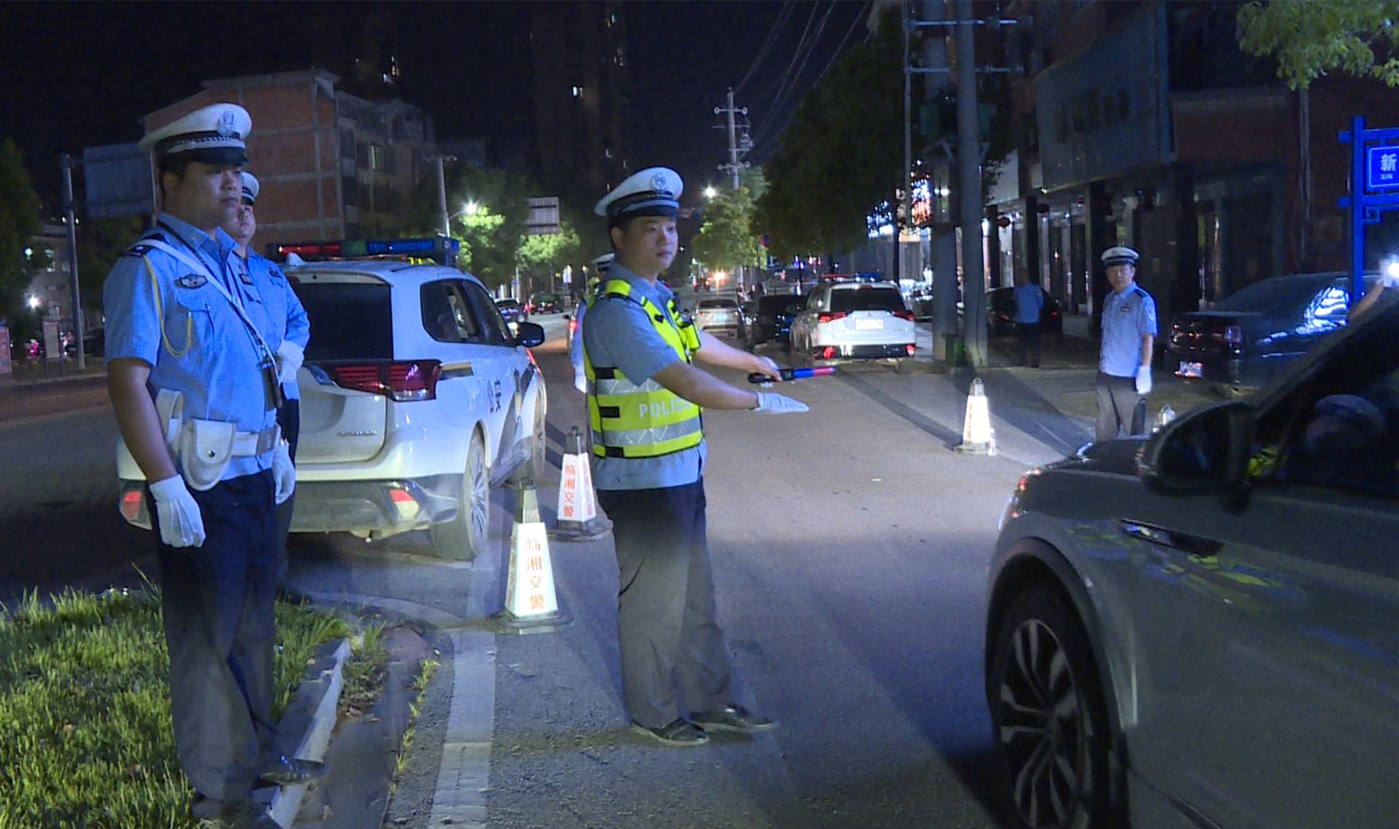 市公安局夏夜巡查003_副本.jpg 市公安局夏夜巡查003_副本.jpg