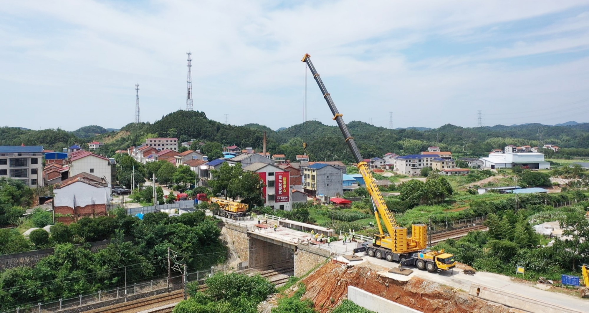 跨铁路桥拆除001_副本.jpg 跨铁路桥拆除001_副本.jpg