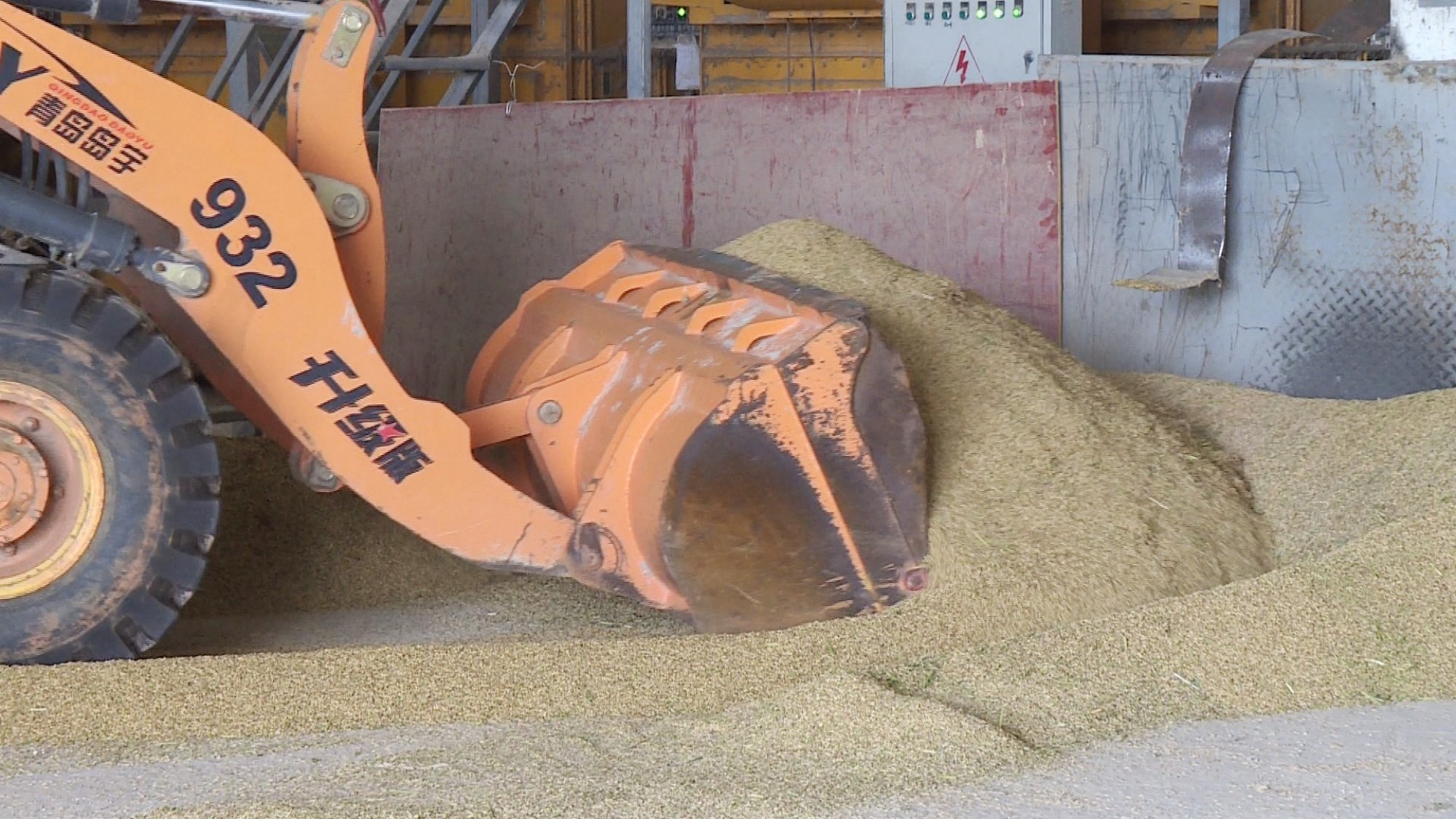 早稻收割002_副本_副本.jpg 早稻收割002_副本_副本.jpg