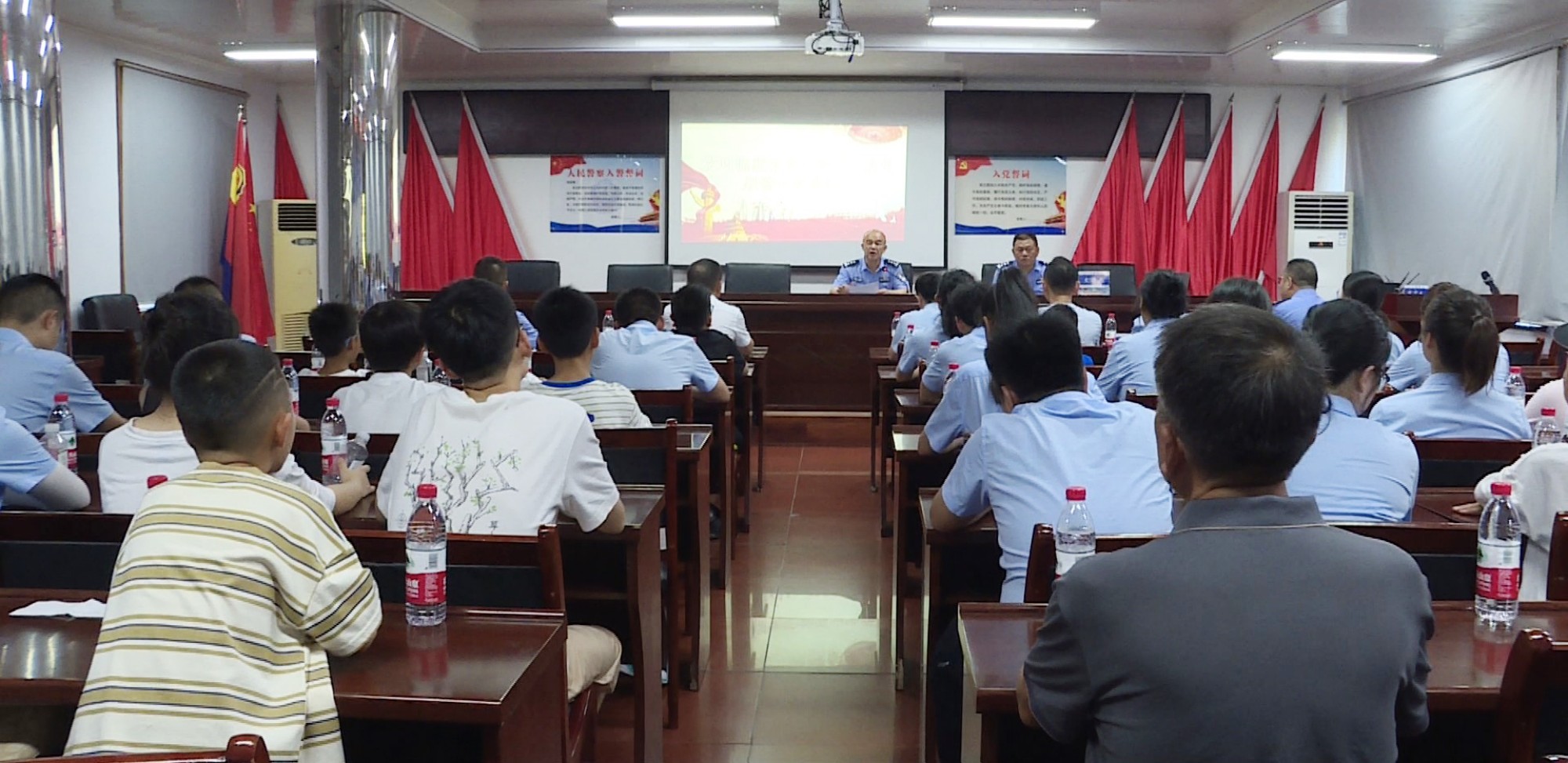 司法局关工委004_副本.jpg 司法局关工委004_副本.jpg