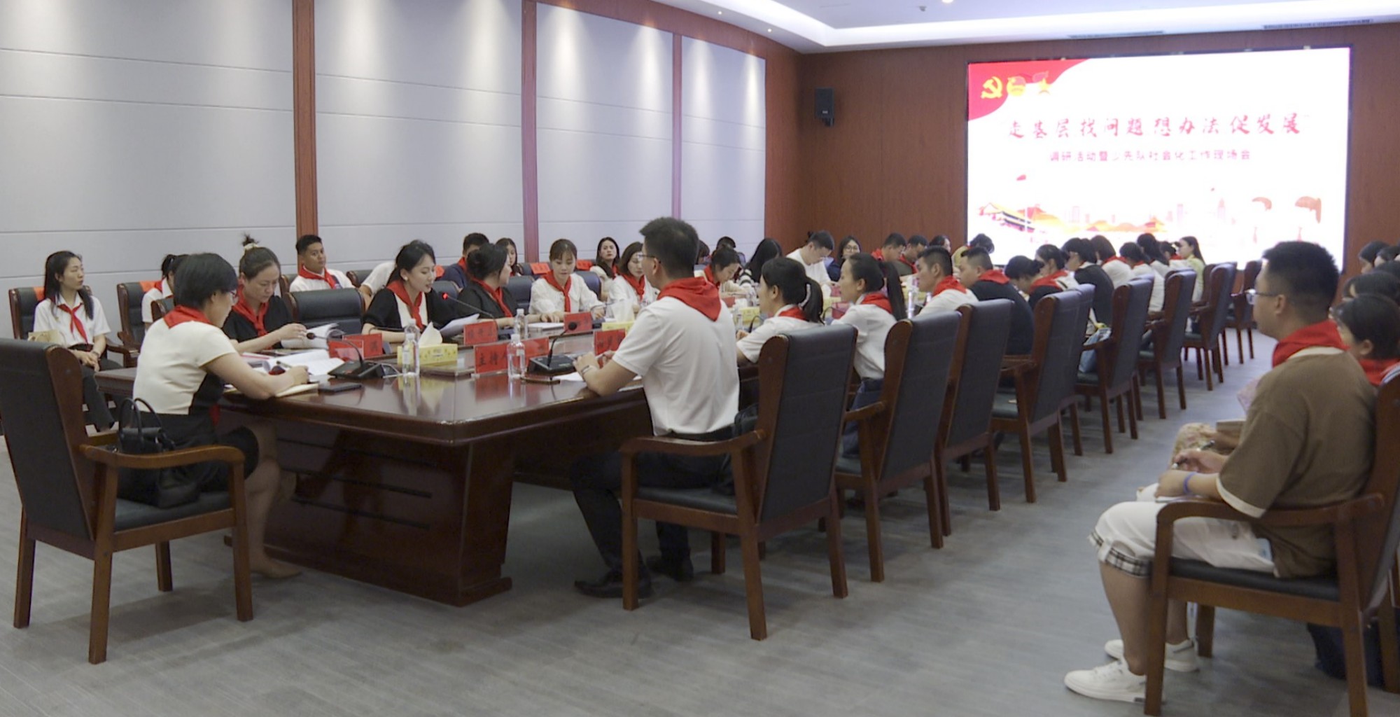 岳阳团市委001_副本.jpg 岳阳团市委001_副本.jpg