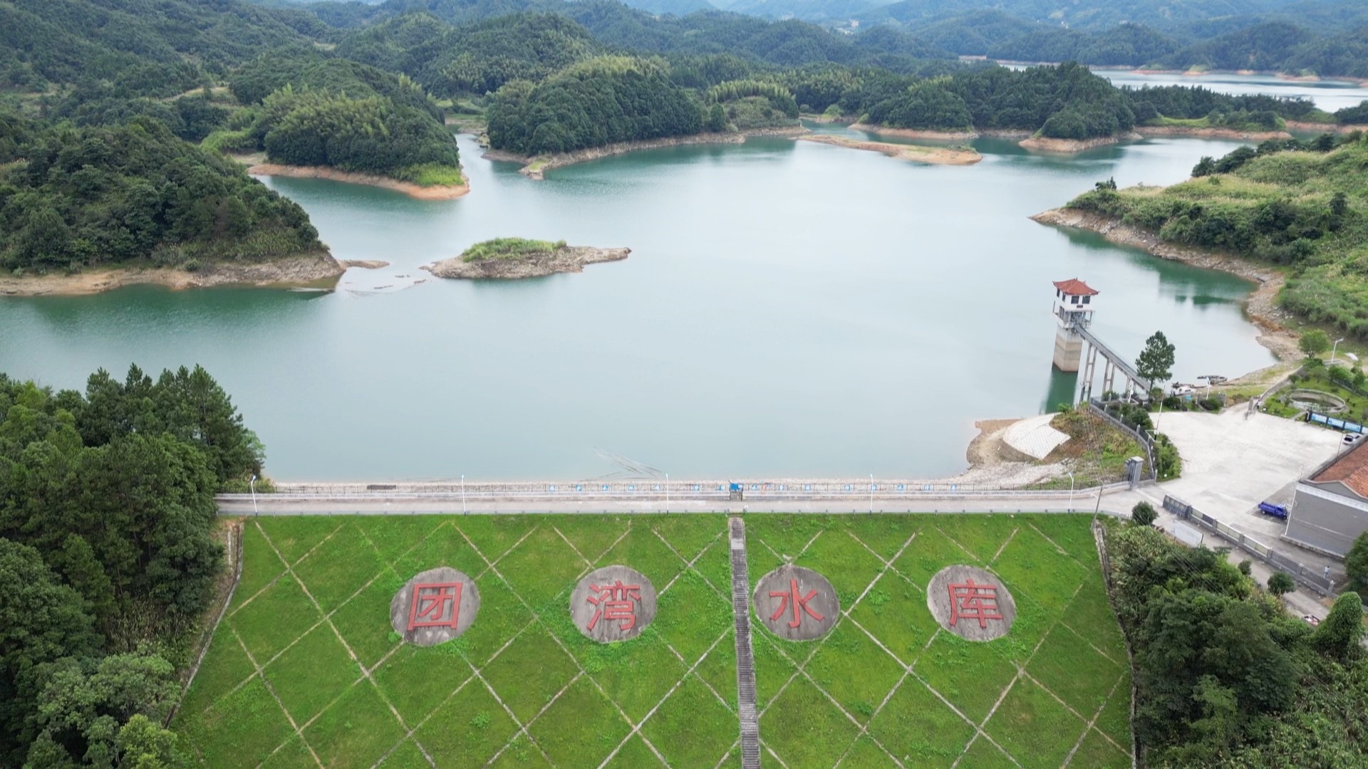 维修供水管道001_副本.jpg