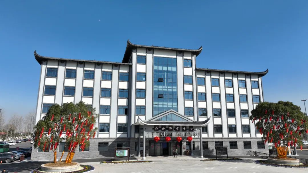 9055c975e3c880513840fbf5b236fca.jpg 图片